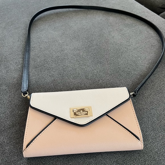 kate spade Handbags - Kate Spade Envelope Crossbody Bag